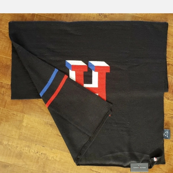 TOMMY HILFIGER "H" Block Font Soft Acrylic Knit Scarf 68"x24" + Scarf Hanger - Picture 4 of 7
